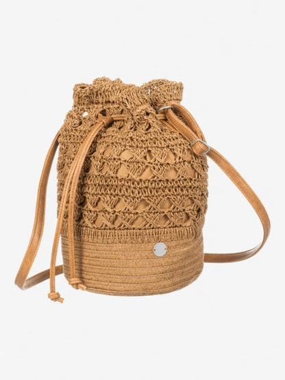 Women’s camel raffia bucket handbag by Grace Beauty, featuring a woven straw texture and casual tote style.